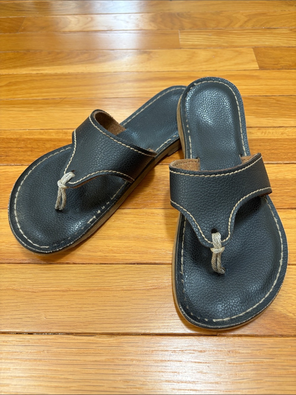 Kino Key West Lily Hand-Made Classic Leather Sandals - Casual Toe-Loop Slides